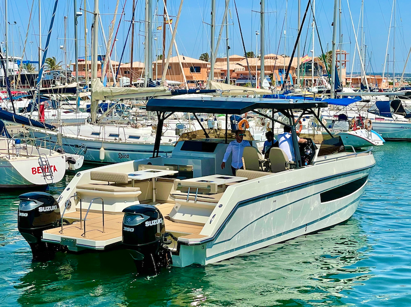 catamaran alexa 37